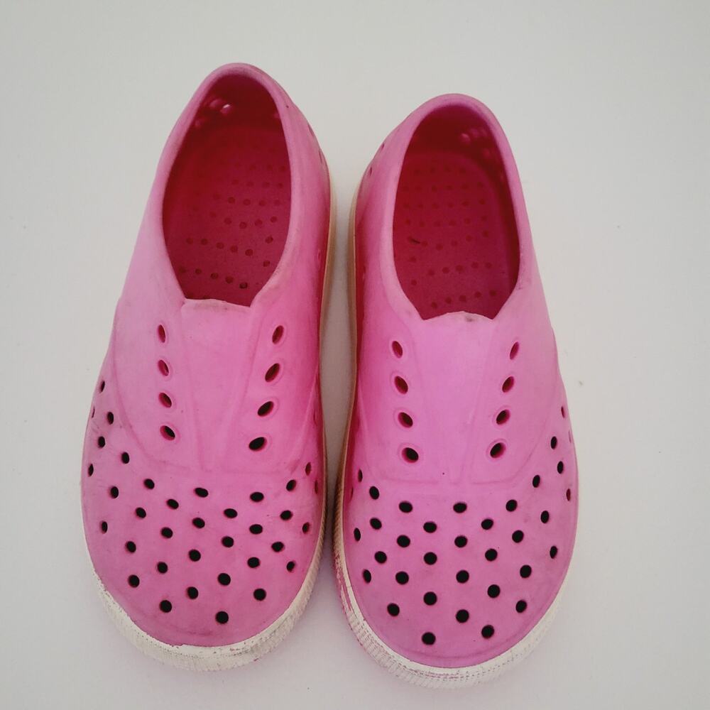 Pink size 9 rubber sneaker water shoes